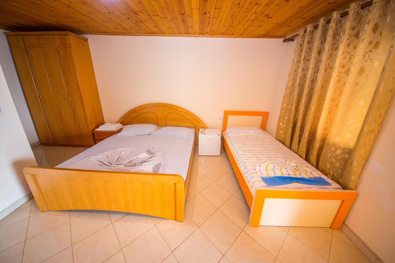 Isi Rooms Vlorë Extérieur photo